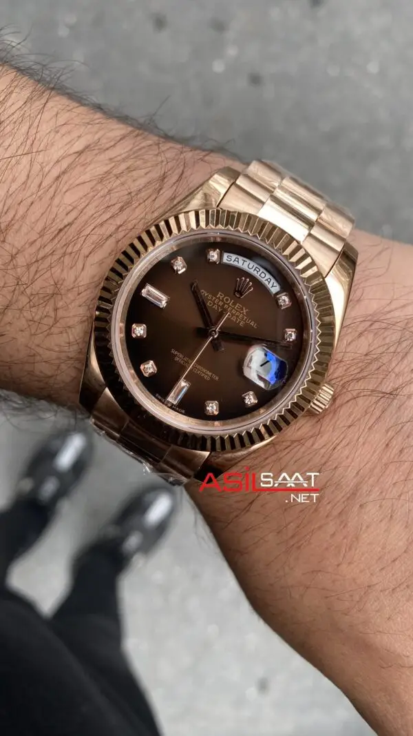 Rolex Day Date Çikolata Taşlı Kadran 40 mm Rose 228235 Replika Saat Rolex Day Date Çikolata Taşlı Kadran 40 mm Rose 228235 Replika Saat