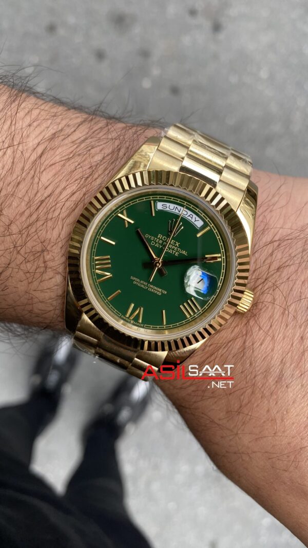 Rolex Day Date Yeşil 40 mm 228238 Replika Saat