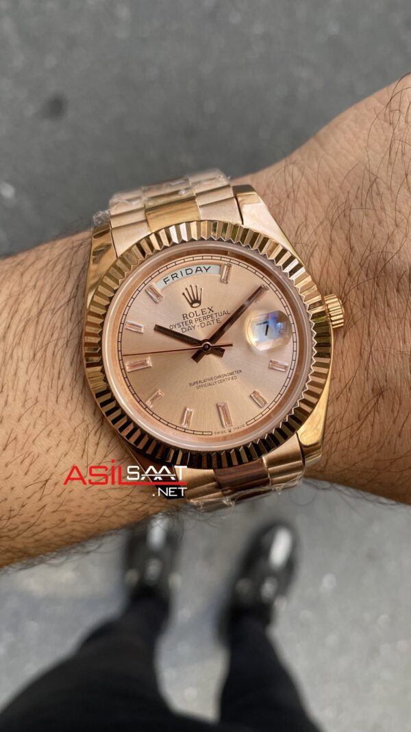 Rolex Day Date Everose 40 mm 218235 Replika Saat
