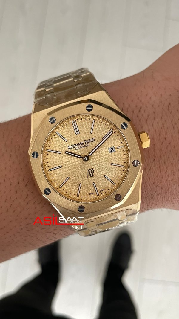 Audemars Piguet Royal Oak Jumbo Extra Thin Gold 15202 Replika Saat