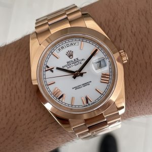 Rolex Day Date Beyaz Kadran President 40mm Rosegold Smooth Bezel Replika Saat