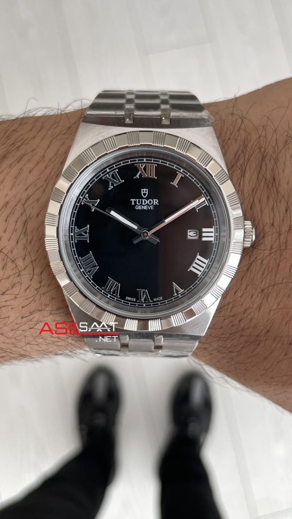 Tudor Royal Siyah