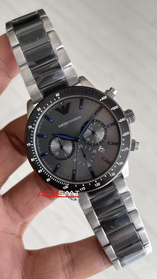 Emporio Armani AR 11391 Gri ve Siyah Emporio Armani AR 11391 Gri ve Siyah
