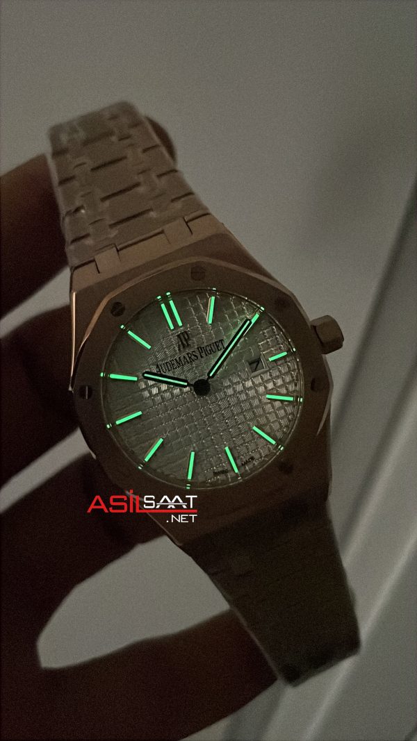 Audemars Piguet Royal Oak Lady Beyaz Kadran 67650OR Rose 33mm Kadın Replika Saat
