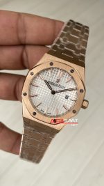 Audemars Piguet Royal Oak Lady Beyaz Kadran 67650OR Rose 33mm Kadın Replika Saat