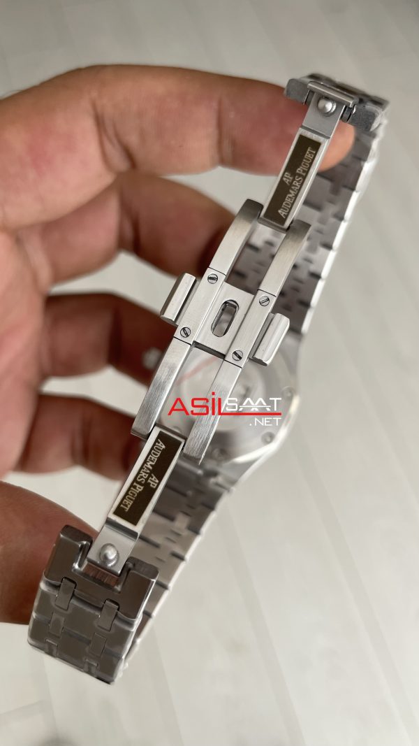 Audemars Piguet Royal Oak Lady Beyaz Kadran 67650ST Silver 33mm Kadın Replika Saat