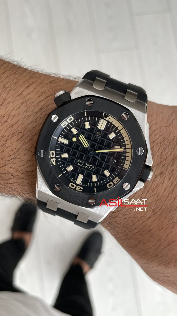 Audemars Piguet Royal Oak Offshore Diver 15720CN Siyah Kadran 42 mm Replika Saat Audemars Piguet Royal Oak Offshore Diver 15720CN Siyah Kadran 42 mm Replika Saat