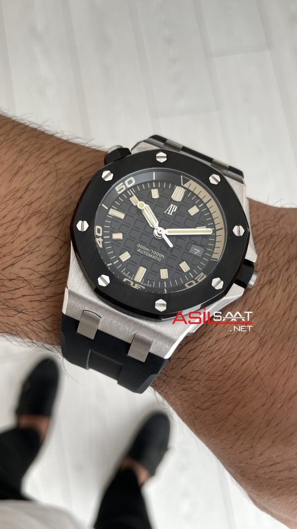 Audemars Piguet Royal Oak Offshore Diver 15720CN Siyah Kadran 42 mm Replika Saat Audemars Piguet Royal Oak Offshore Diver 15720CN Siyah Kadran 42 mm Replika Saat