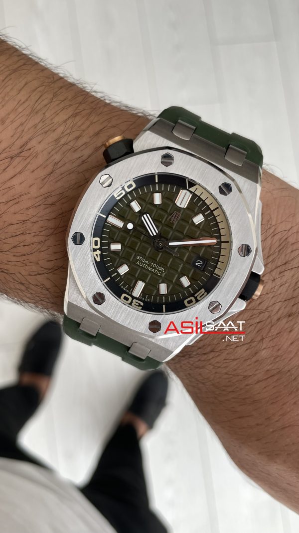 Audemars Piguet Royal Oak Offshore Diver Yeşil Kadran 15720ST Khaki Green Silver 42mm Replika Saat Audemars Piguet Royal Oak Offshore Diver Yeşil Kadran 15720ST Khaki Green Silver 42mm Replika Saat