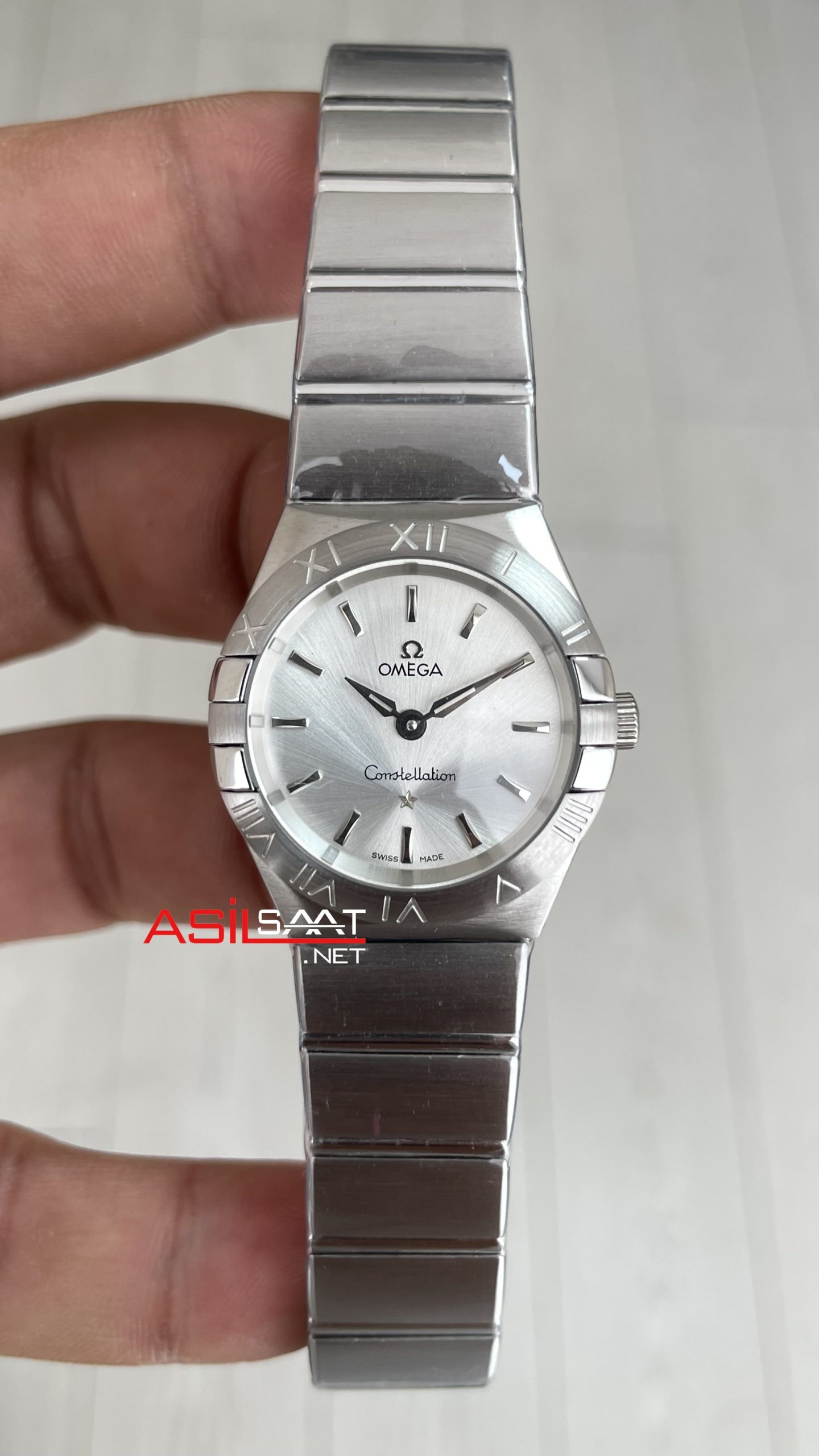 Omega Constellation Beyaz 28mm Kadın Saati Omega Constellation Beyaz 28mm Kadın Saati