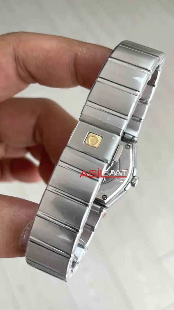 Omega Constellation Beyaz 28mm Kadın Saati Omega Constellation Beyaz 28mm Kadın Saati