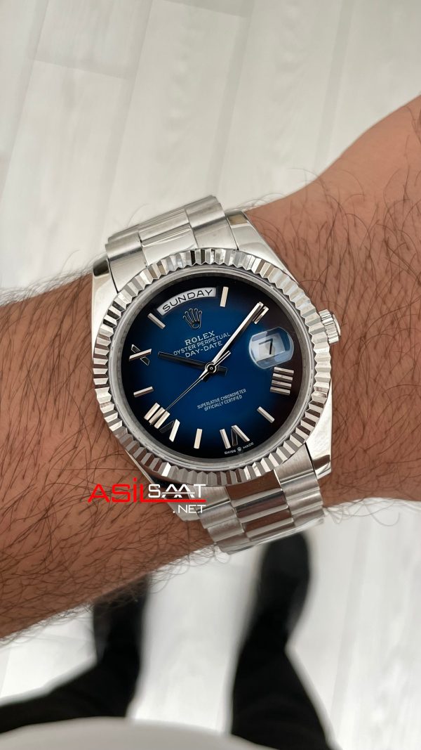 Rolex Day Date Mavi Kadran 228239 Blue Ombre Roman Dial 40mm Replika Saat