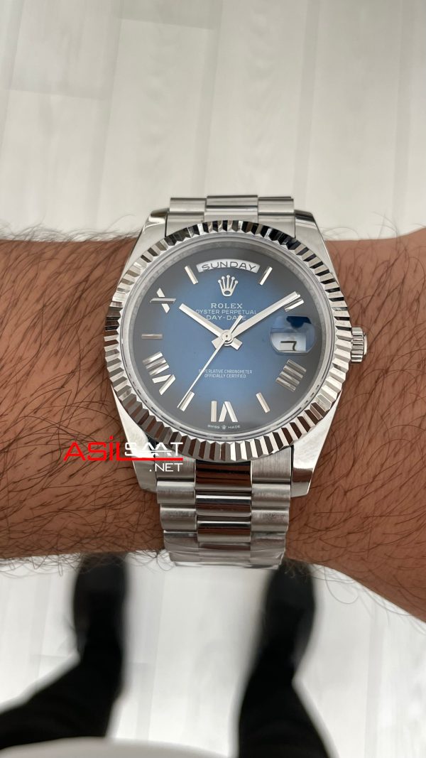 Rolex Day Date Mavi Kadran 228239 Blue Ombre Roman Dial 40mm Replika Saat