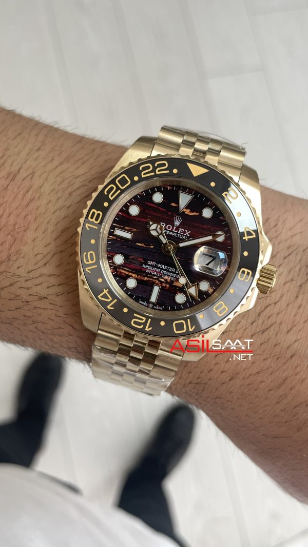 Rolex Tiger Iron Dial 126718GRNR Gmt Master II Jubilee Gold 40mm Replika Saat Rolex Tiger Iron Dial 126718GRNR Gmt Master II Jubilee Gold 40mm Replika Saat