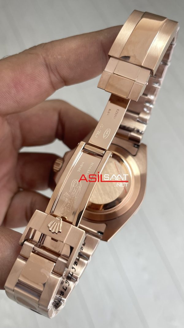 Rolex Tiger Iron Dial Chocolate 126715CHNR Gmt Master II Oyster 40mm Everosegold Replika Saat Rolex Tiger Iron Dial Chocolate 126715CHNR Gmt Master II Oyster 40mm Everosegold Replika Saat