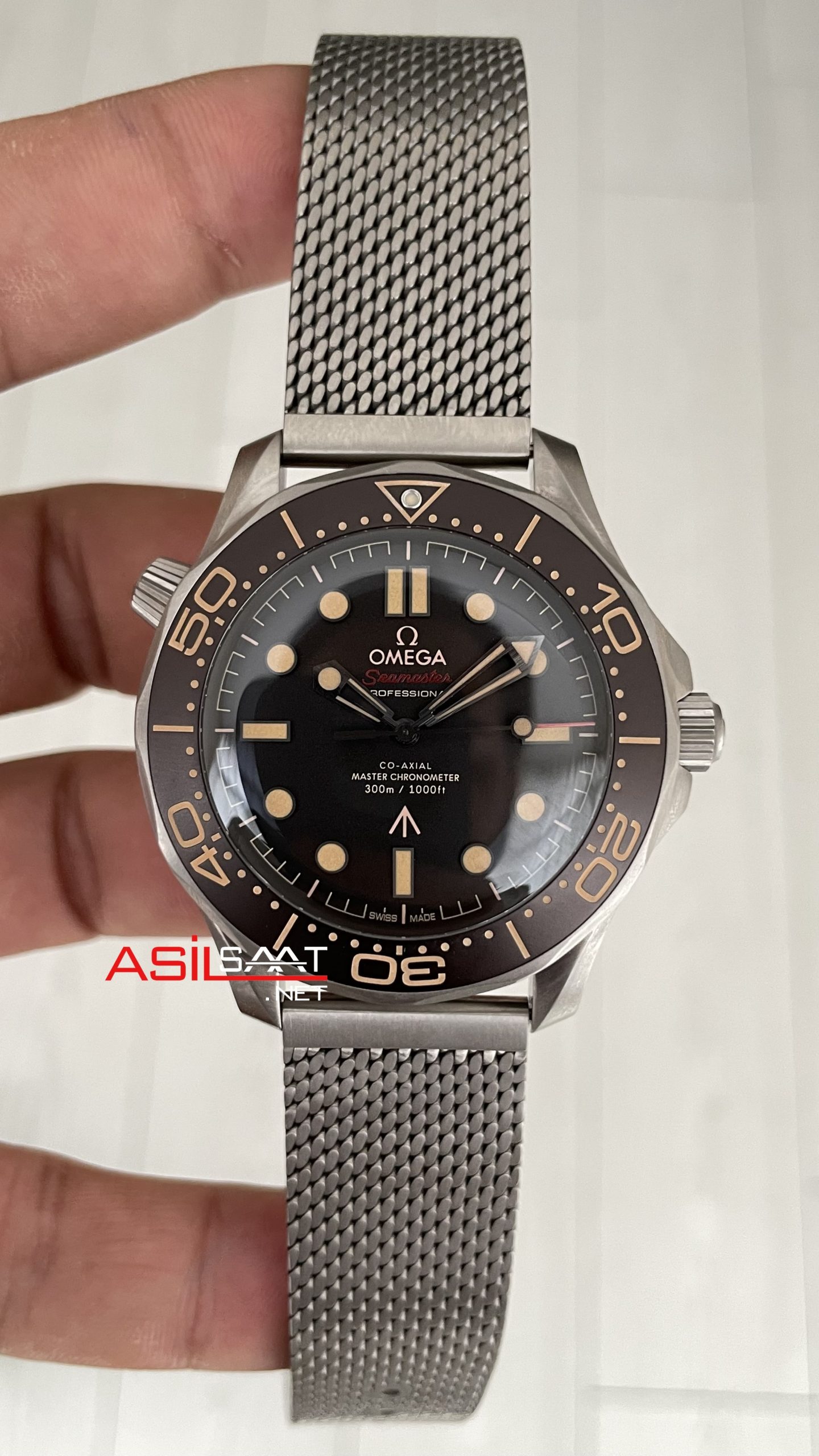 Omega Seamaster Diver 300M James Bond 007 No Time To Die Titanium 42mm Brown Dial Super Clone Swiss ETA Saat VS Factory