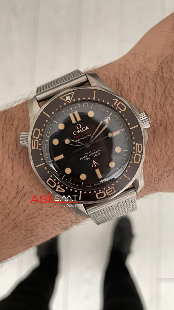 Omega Seamaster Diver 300M James Bond 007 No Time To Die Titanium 42mm Brown Dial Super Clone Swiss ETA Saat VS Factory Omega Seamaster Diver 300M James Bond 007 No Time To Die Titanium 42mm Brown Dial Super Clone Swiss ETA Saat VS Factory
