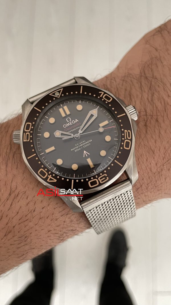 Omega Seamaster Diver 300M James Bond 007 No Time To Die Titanium 42mm Brown Dial Super Clone Swiss ETA Saat VS Factory Omega Seamaster Diver 300M James Bond 007 No Time To Die Titanium 42mm Brown Dial Super Clone Swiss ETA Saat VS Factory