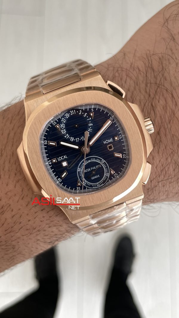 Patek Philippe Nautilus Travel Time Chronograph Mavi Kadran 5990R Rose Gold Swiss ETA Saat Patek Philippe Nautilus Travel Time Chronograph Mavi Kadran 5990R Rose Gold Swiss ETA Saat