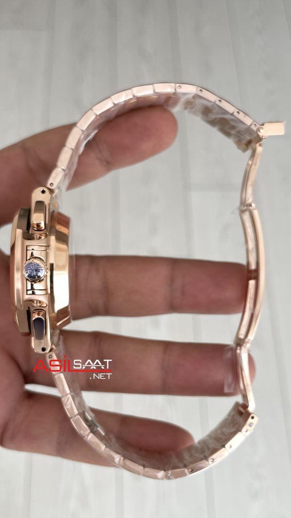 Patek Philippe Nautilus Travel Time Chronograph Mavi Kadran 5990R Rose Gold Swiss ETA Saat Patek Philippe Nautilus Travel Time Chronograph Mavi Kadran 5990R Rose Gold Swiss ETA Saat