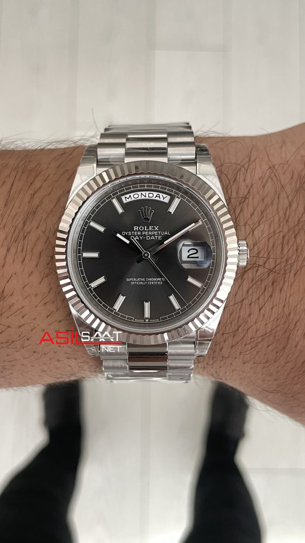 Rolex Day Date Gri 228239 Dark Rhodium Dial 40mm President 3255 Super Clone Swiss ETA Saat VS Factory V2 Rolex Day Date Gri 228239 Dark Rhodium Dial 40mm President 3255 Super Clone Swiss ETA Saat VS Factory V2