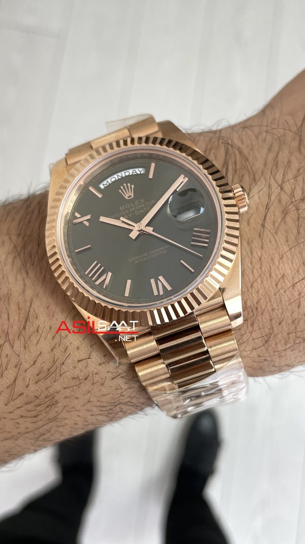 Rolex Day Date Yeşil 228235 Olive Green 40mm Rosegold Super Clone Swiss ETA Saat AR Factory