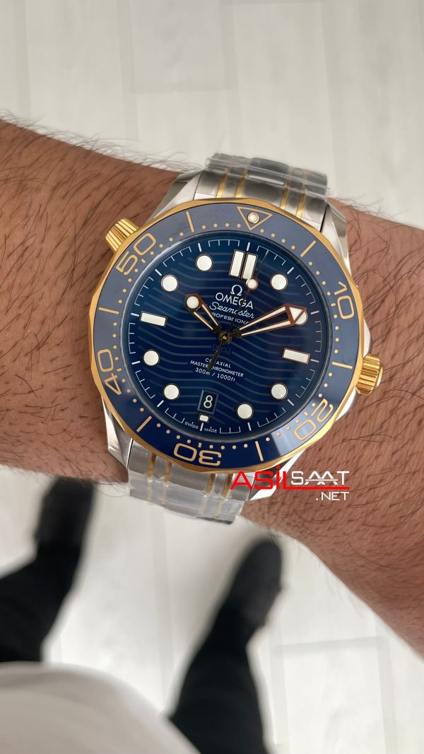 Omega Seamaster Diver 300M Mavi Kadran 42mm Two Tone Gold Super Clone Swiss ETA Saat VS Factory