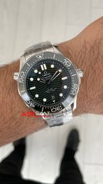 Omega Seamaster Diver 300M Yeşil Kadran 42mm Super Clone Swiss ETA Saat VS Factory