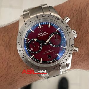 GS Factory üretiminin diğer üreticilerden farkları; * Kasa ve bilezik yapısı daha slim ve estetik * Kasa ile bileziğin birleştiği eklem bölgelerinde boşluk yoktur * Çift katmanlı bombeli safir cam * Kadran indekslerinin yazı karakteri doğru ve düzgün * Kadran ile cam arasındaki mesafesi ince * Tarih göstergesinin yazı karakteri doğru ve düzgün * Kurma kolu (Tepe) vidalı * Butonları basmalı * Mekanizması 9300 * 28,800 titreşimli vuruş hassasiyetli * 50 ile 55 saat arası güç rezervli * Balansının + – ayarlama ivmesi çok kolay * 60 dk. kronometre özelliği * 9 rakamının hizasında ki; saniye kronometresi * 3 rakamının hizasında ki; dakika kronometresi * Mekanizma yazı karakterleri tam doğru ve düzgün * Bilezik baklalarının arası boru ile sabitli * Tokasının iç yazıları doğru ve düzgün, eklem bölgeleri zayıf değil * Yüksek kalite Replika Saat Omega Eta Swiss Super Klon