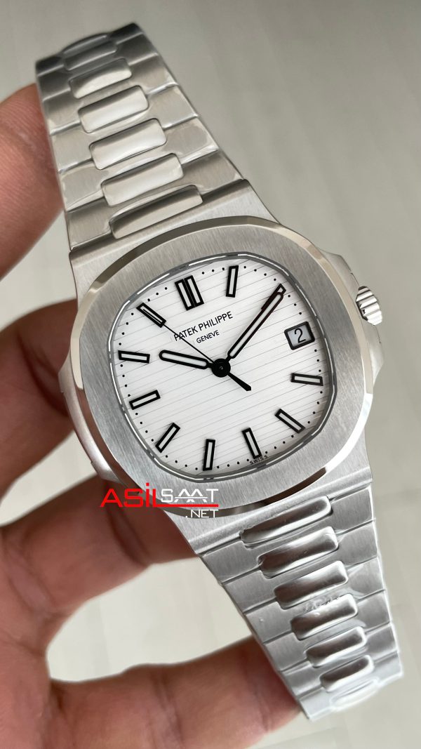 Patek Philippe Nautilus 5711 Beyaz Kadran 40mm Super Clone Swiss ETA Saat PP Factory