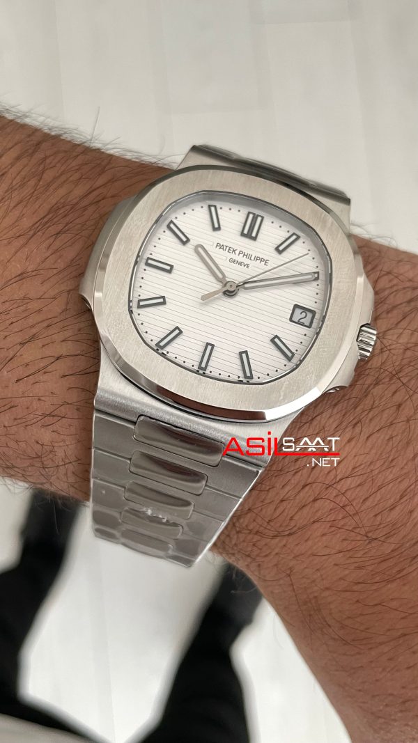 Patek Philippe Nautilus 5711 Beyaz Kadran 40mm Super Clone Swiss ETA Saat PP Factory
