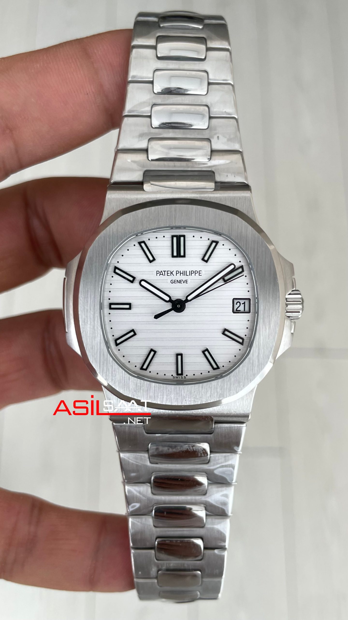 Patek Philippe Nautilus 5711 Beyaz Kadran 40mm Swiss ETA Saat Patek Philippe Nautilus 5711 Beyaz Kadran 40mm Swiss ETA Saat
