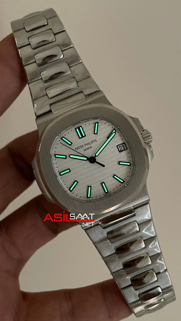 Patek Philippe Nautilus 5711 Beyaz Kadran 40mm Swiss ETA Saat Patek Philippe Nautilus 5711 Beyaz Kadran 40mm Swiss ETA Saat