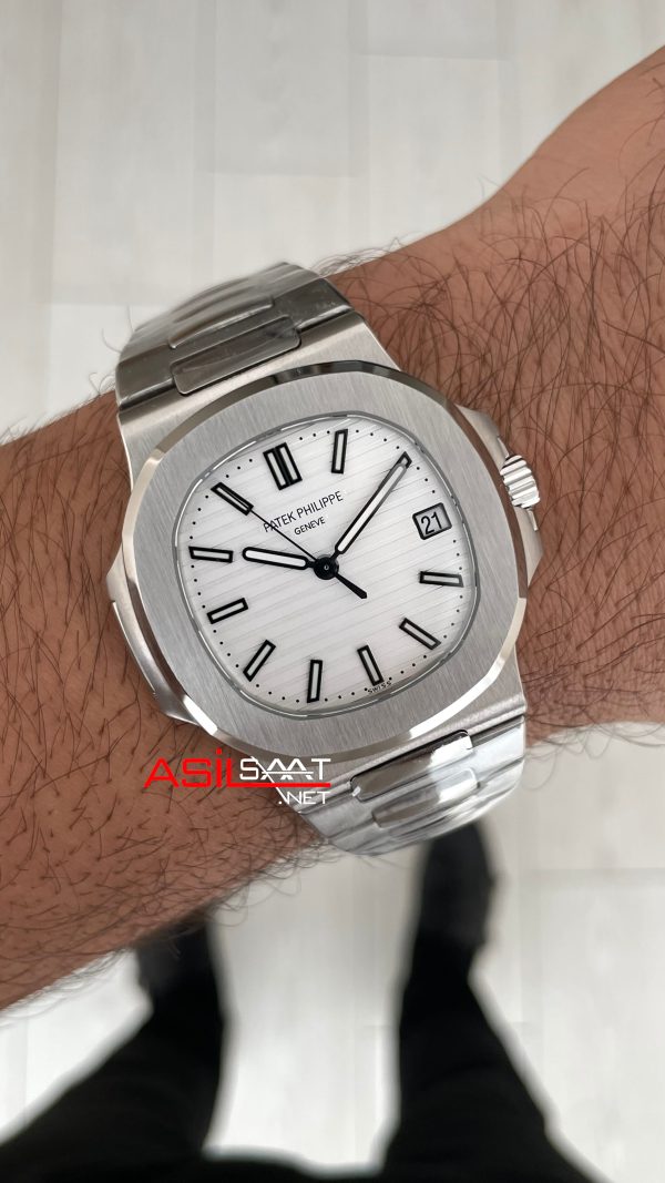 Patek Philippe Nautilus 5711 Beyaz Kadran 40mm Swiss ETA Saat Patek Philippe Nautilus 5711 Beyaz Kadran 40mm Swiss ETA Saat