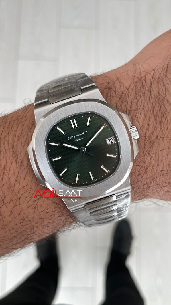 Patek Philippe Nautilus 5711 Yeşil Kadran 40mm Swiss ETA Saat