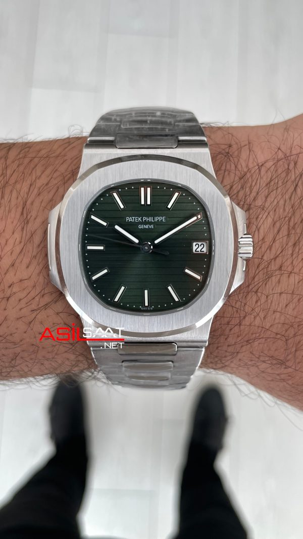 Patek Philippe Nautilus 5711 Yeşil Kadran 40mm Swiss ETA Saat