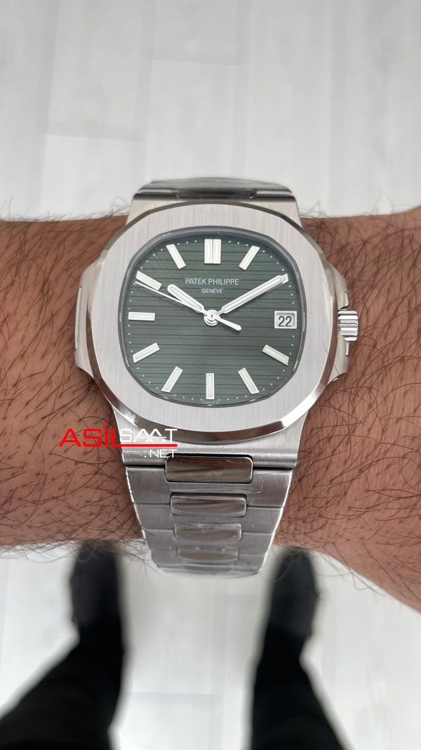 Patek Philippe Nautilus 5711 Yeşil Kadran 40mm Swiss ETA Saat