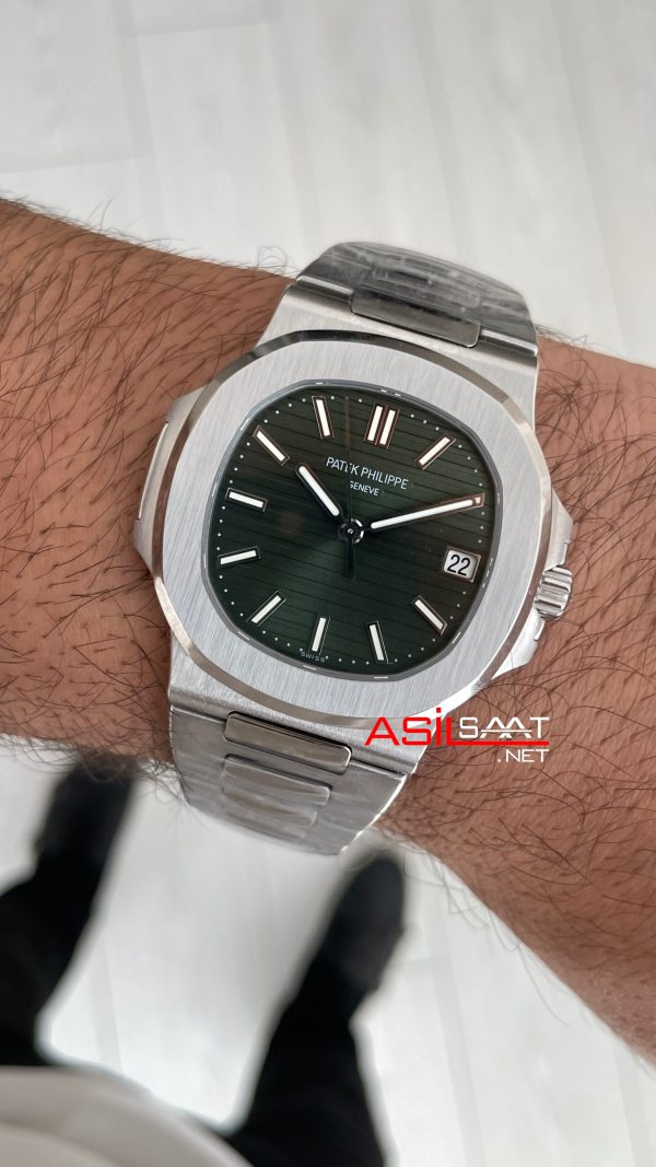 Patek Philippe Nautilus 5711 Yeşil Kadran 40mm Swiss ETA Saat