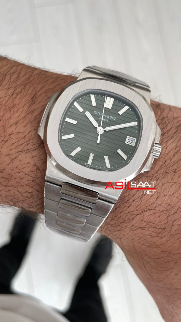 Patek Philippe Nautilus 5711 Yeşil Kadran 40mm Swiss ETA Saat