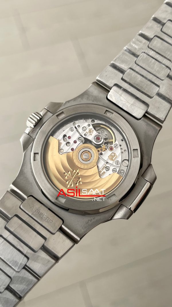 Patek Philippe Nautilus 5711 Yeşil Kadran 40mm Swiss ETA Saat