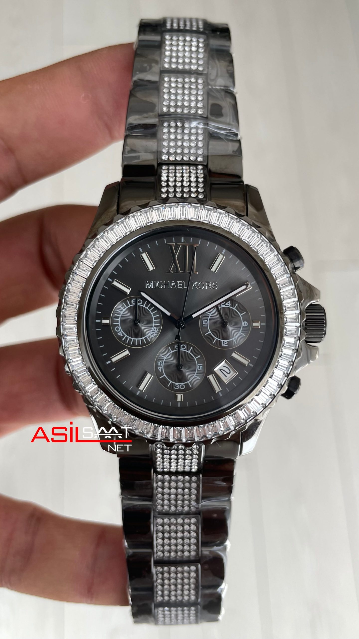 Michael Kors Everest MK6974 Taşlı Bezel 42mm Siyah Kadın Kol Saati Michael Kors Everest MK6974 Taşlı Bezel 42mm Siyah Kadın Kol Saati