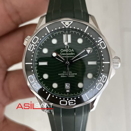 Omega Seamaster Diver 42mm Yeşil Kadran Replika Saat