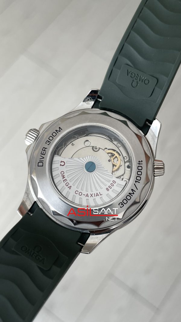 Omega Seamaster Diver 42mm Yeşil Kadran Replika Saat