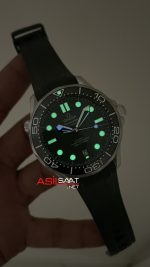Omega Seamaster Diver 42mm Yeşil Kadran Replika Saat