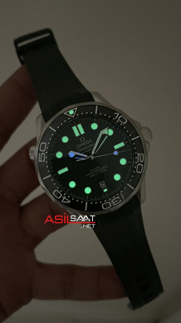 Omega Seamaster Diver 42mm Yeşil Kadran Replika Saat