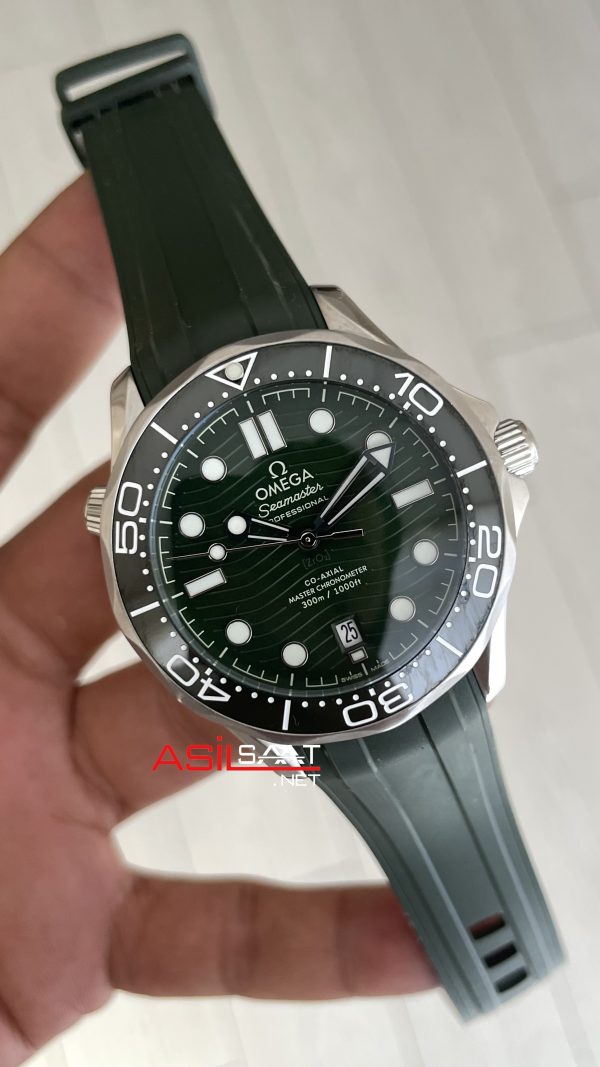 Omega Seamaster Diver 42mm Yeşil Kadran Replika Saat