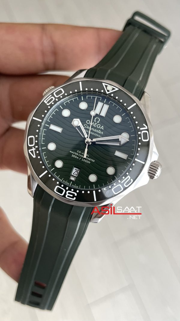 Omega Seamaster Diver 42mm Yeşil Kadran Replika Saat