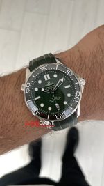 Omega Seamaster Diver 42mm Yeşil Kadran Replika Saat