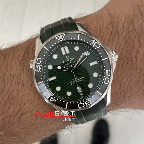 Omega Seamaster Diver 42mm Yeşil Kadran Replika Saat