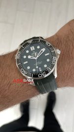 Omega Seamaster Diver 42mm Yeşil Kadran Replika Saat
